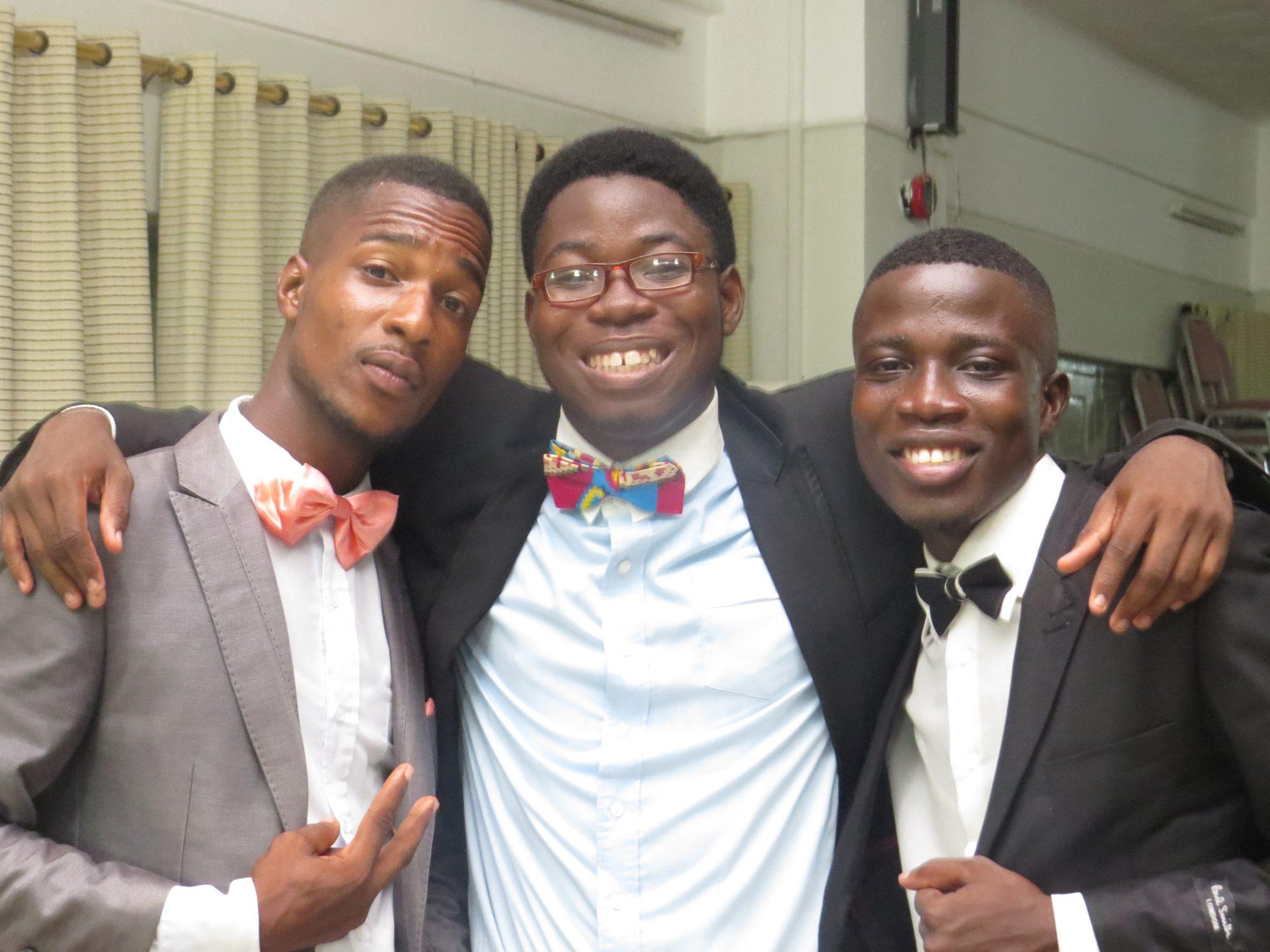 1 Friendship, 2 Rooms, 3 Chums