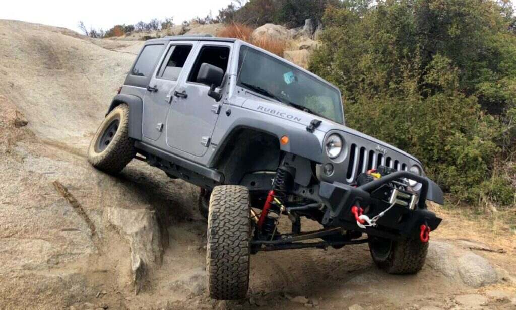 Essential Accessories for Off-Road Vehicles: Enhancing Functionality and Aesthetics